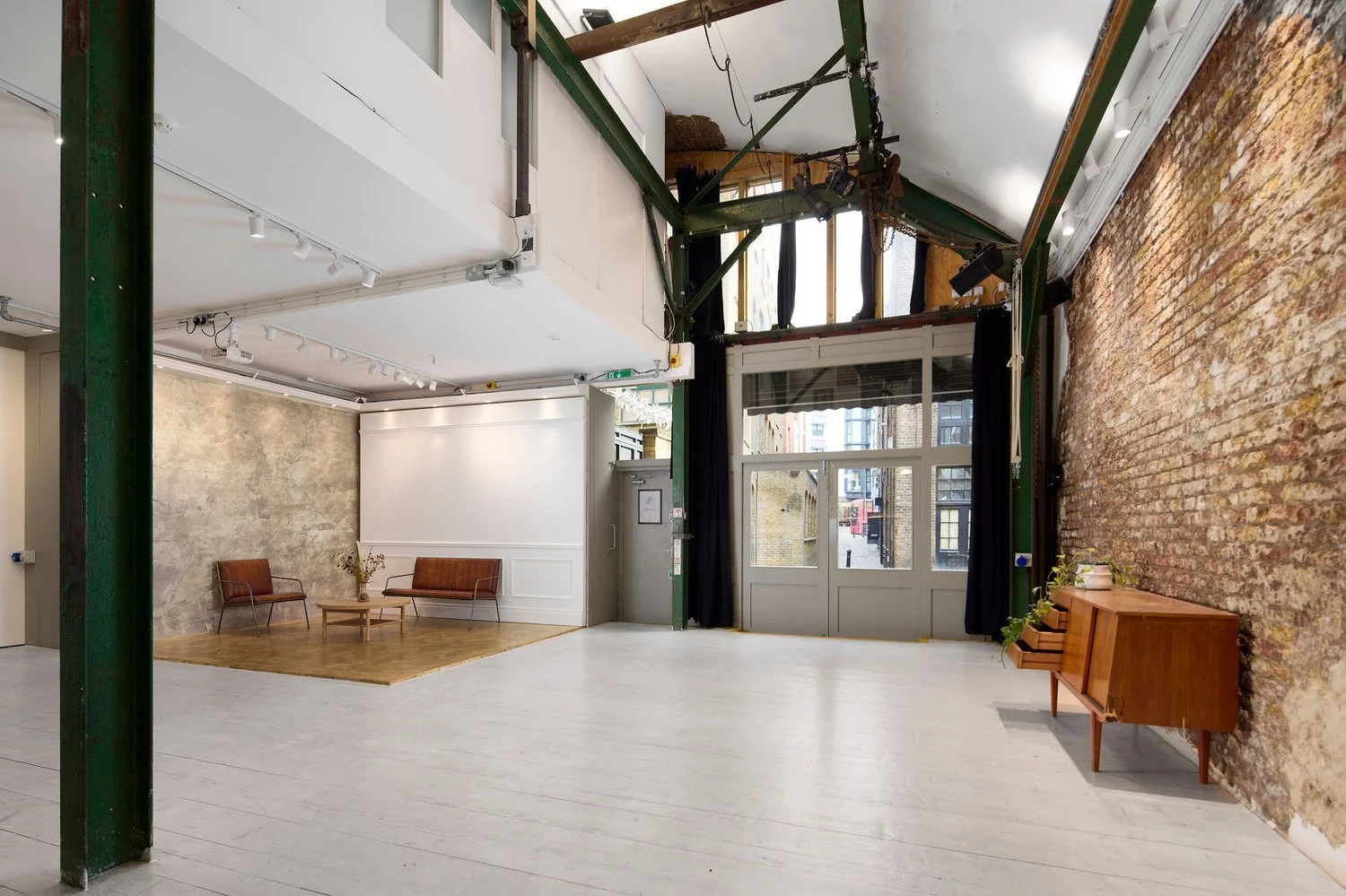 ランドバーグスタジオ Photo Studio Hire Shoreditch | Studio One | White Rabbit — White